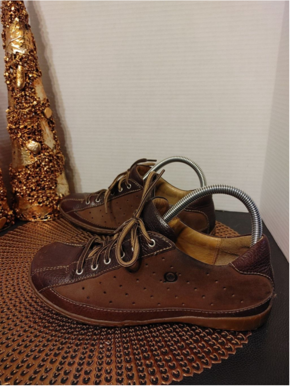 BORN Hawkeye Leather Sneakers Size 9